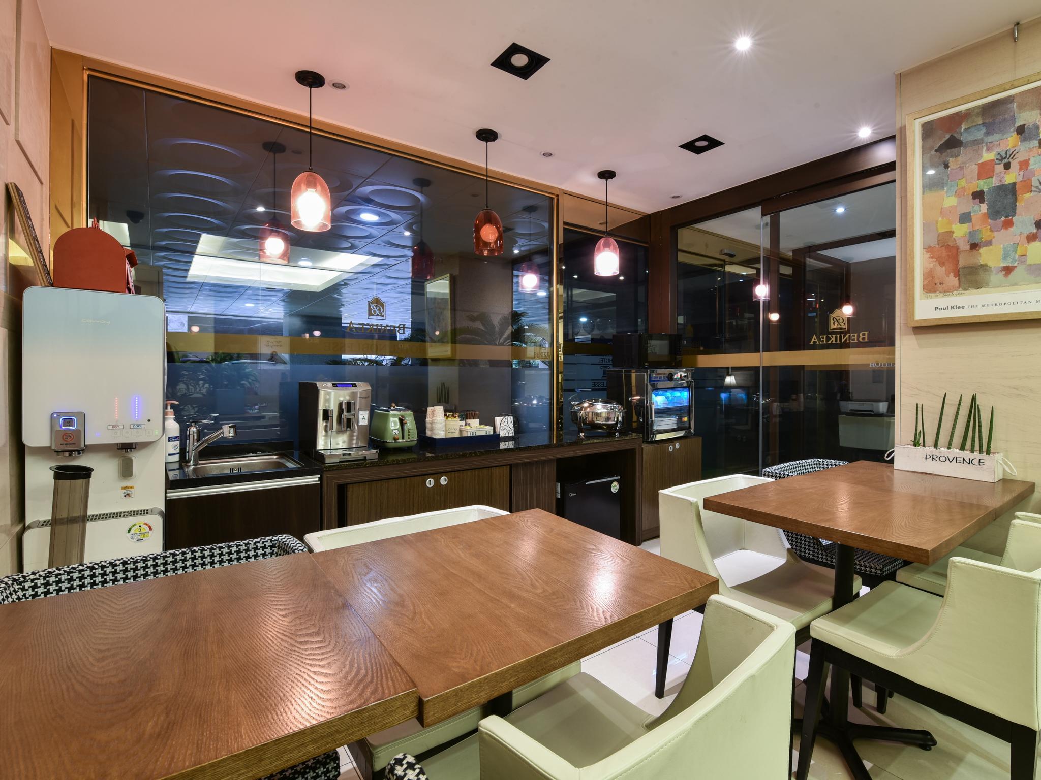 Hotel Noblesse, Yeoksam Сеул Экстерьер фото