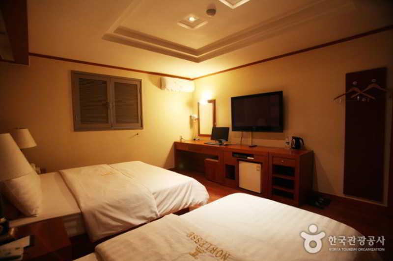 Hotel Noblesse, Yeoksam Сеул Экстерьер фото